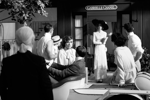 Saiu o primeiro teaser do curta de Lagerfeld para a Chanel. Play!