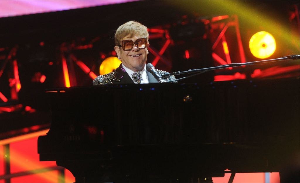 De bff brasileira ao tamanho da fortuna, 5 fatos que você provavelmente não sabe sobre Elton John no aniversário do cantor