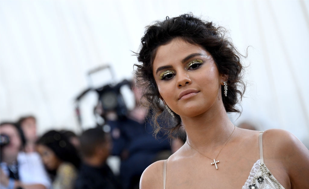 Selena Gomez estaria abalada com vida amorosa de ex-namorados… Aos detalhes!