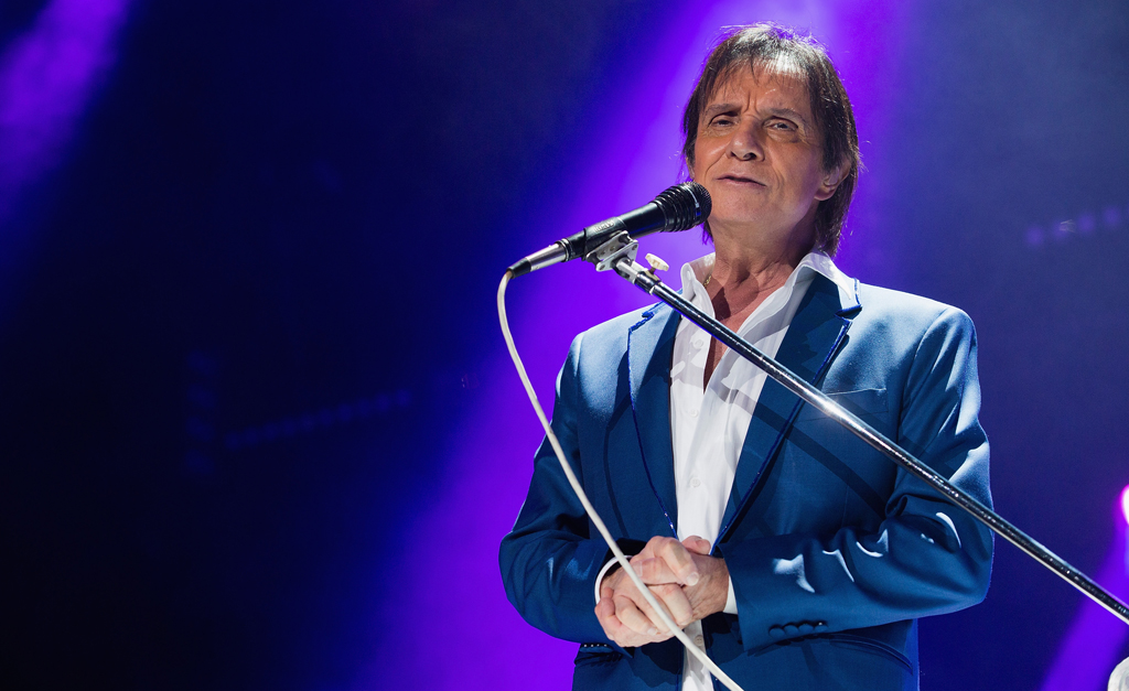 Assessor de Roberto Carlos defende cantor após ‘cala a boca’ em show: ‘Tem respeito por quem vai prestigiá-lo’