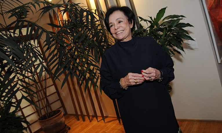 Regina Boni vai reunir amigos e família para comemorar seus 75 anos em São Paulo