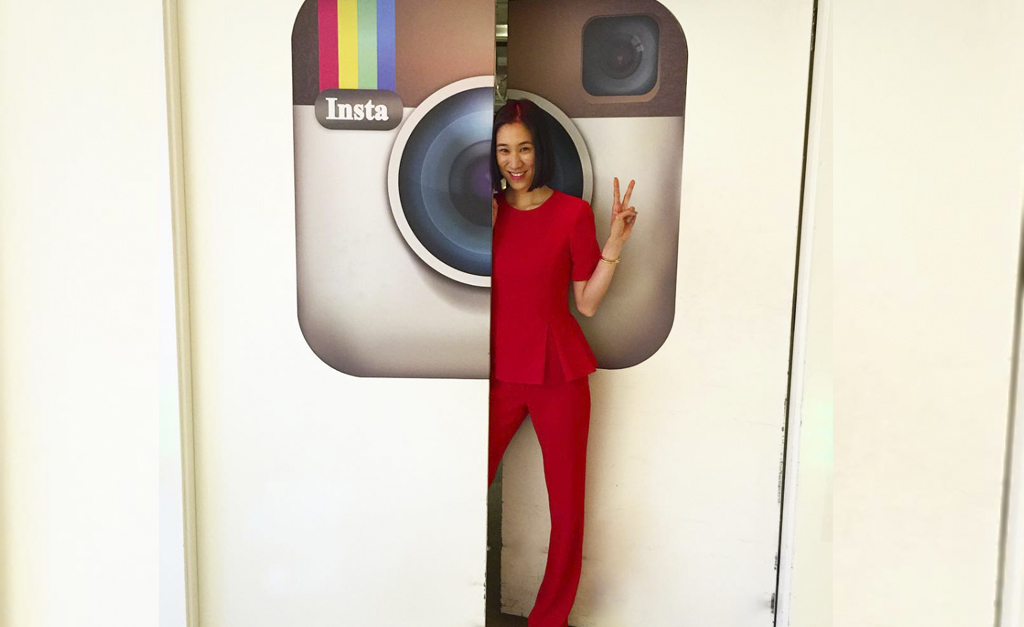 Eva Chen, diretora de parcerias de moda do Instagram, vem ao Brasil para masterclass