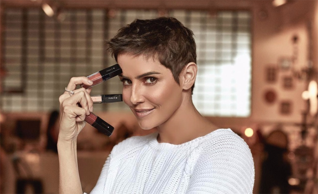 News de beleza: produto multifuncional é favorito de Deborah Secco. Qual?