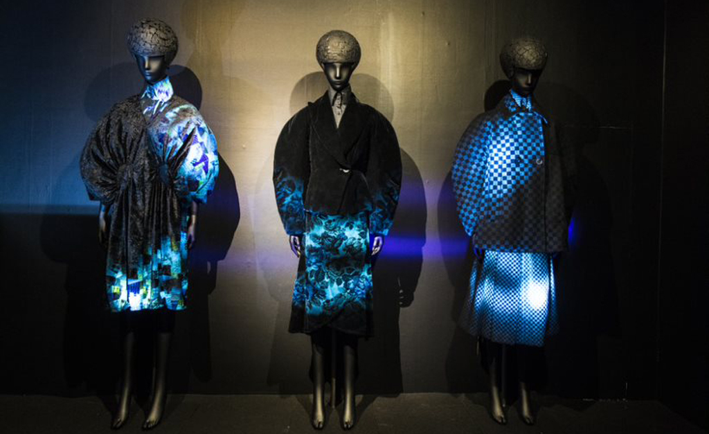 Japan House apresenta universo da moda do futuro com a mostra “A Light Un Light”