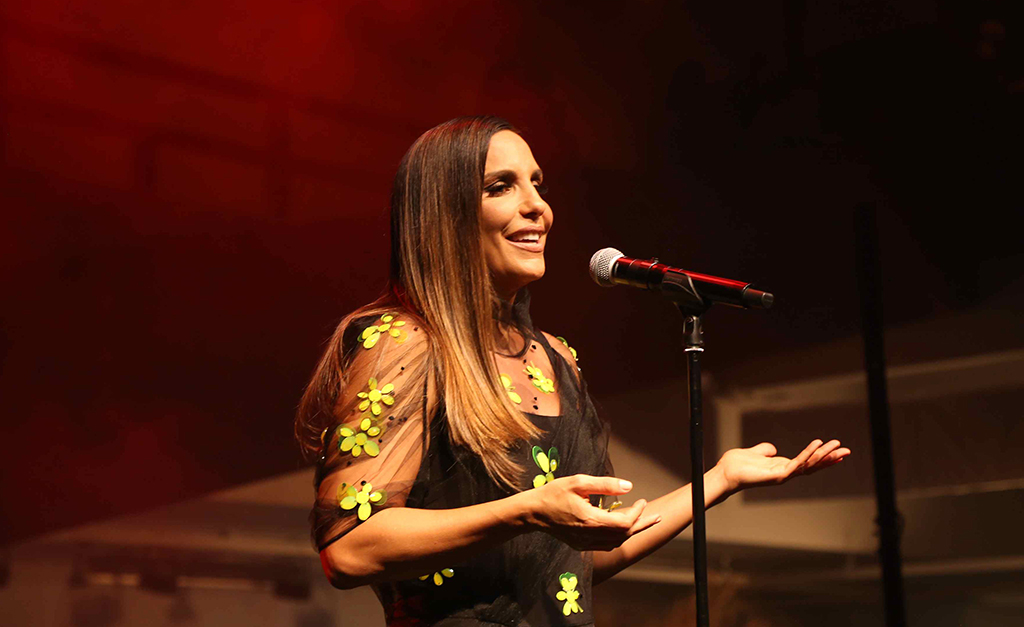 “Ivete Sangalo quer estar gostosa e poderosa no palco”, revela Dudu Bertholini, que cuida do figurino da diva no show