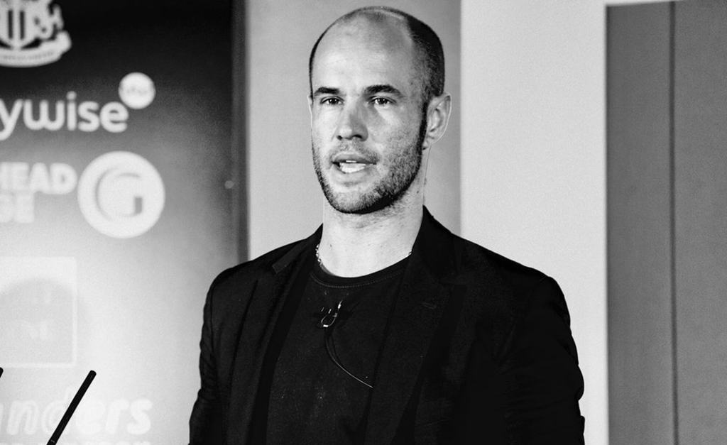 Filho do criador da Mulberry, Cameron Saul foca na moda sustentável no Brasil: “Não há ‘planet b’, temos que agir o mais rápido possível”
