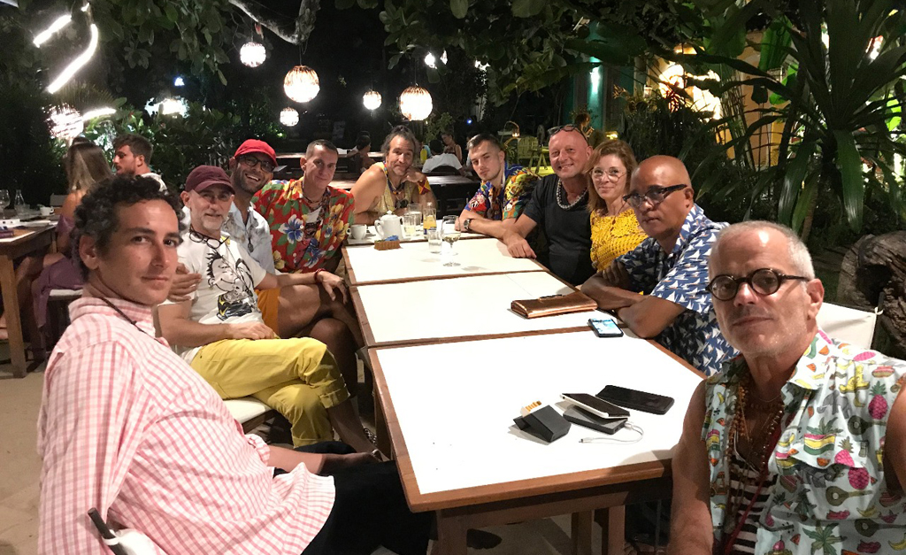 Turma fashion internacional seu reúne para passar o ano novo em Trancoso