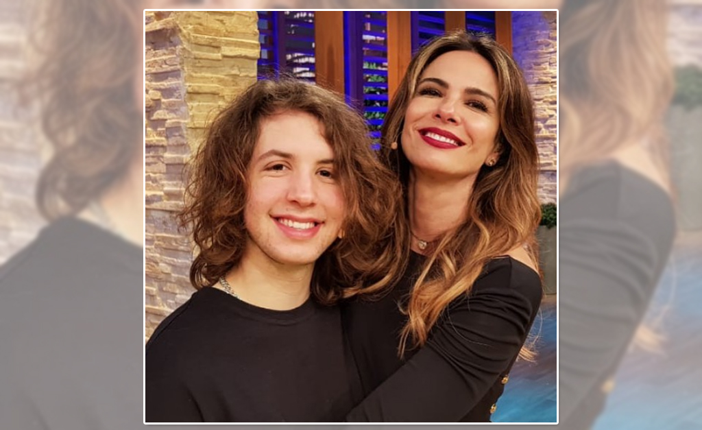 Sintonia entre Luciana Gimenez e o filho, Lucas Jagger, diverte e mostra um pouco da intimidade familiar. Play para conferir!