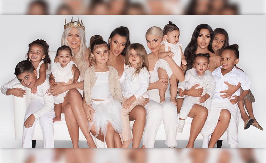 Mini-carros de luxo de R$ 5,4 mi e mais: Glamurama mostra os presentes que as Jenner-Kardashian compram para seus filhos
