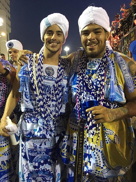 Filhos de Gandhy desfilam sob polêmica da roupa que comemora os 70 anos do bloco: “Não tem motivo para quebrar a tradição”