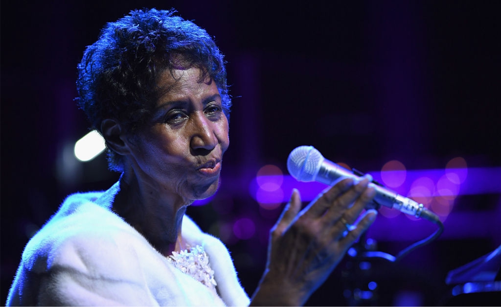 Dona de fortuna estimada em mais de R$ 300 mi, Aretha Franklin tinha três testamentos escondidos embaixo de sofá