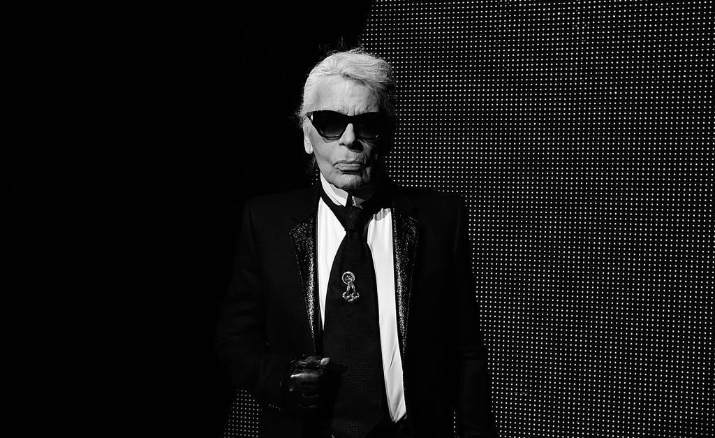 Tributo a Karl Lagerfeld promete abalar o Grand Palais, em Paris, esta semana. Confira o que vai rolar