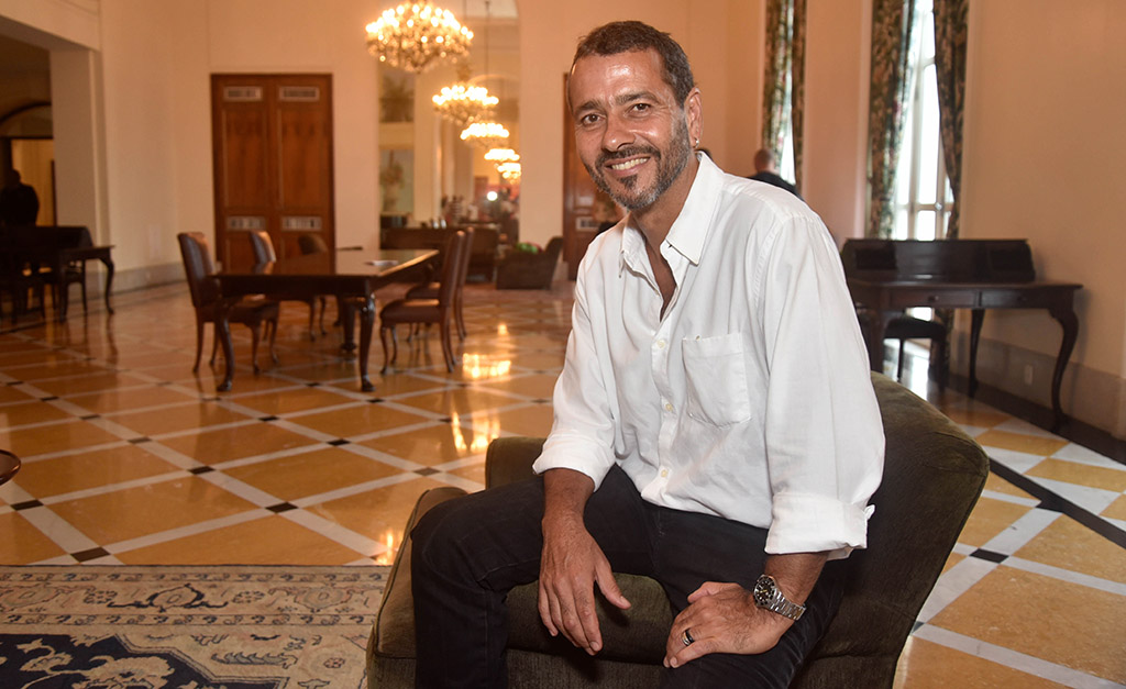 Marcos Palmeira volta às novelas em trabalho com a ex-mullher, Amora Mautner, e fala sobre a cultura e a política do país: “Temos um inimigo comum”
