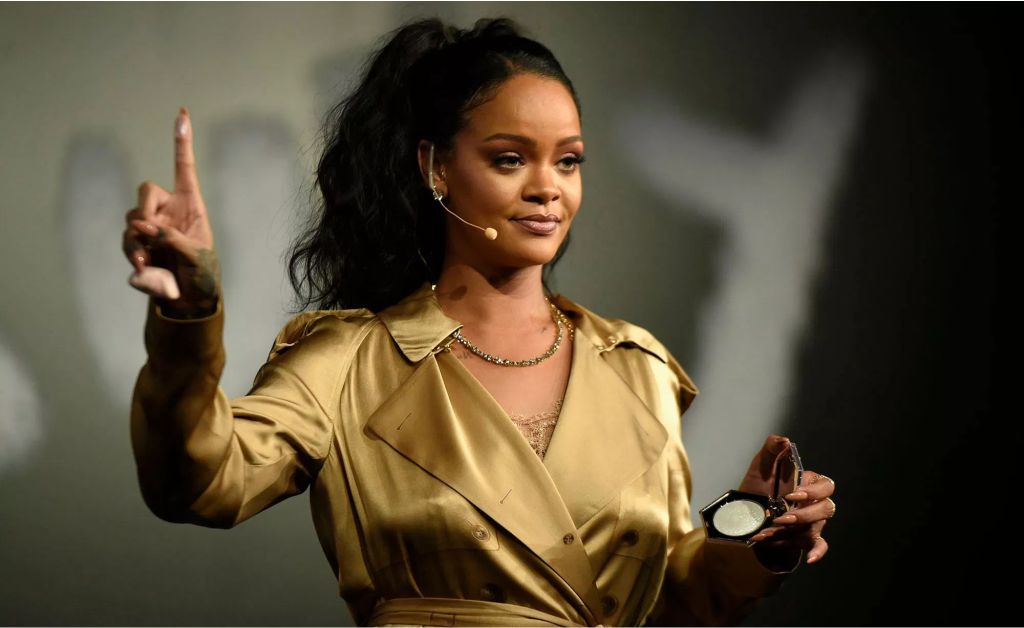 Como a moda – e não a música – poderá transformar Rihanna na primeira cantora bilionária da história