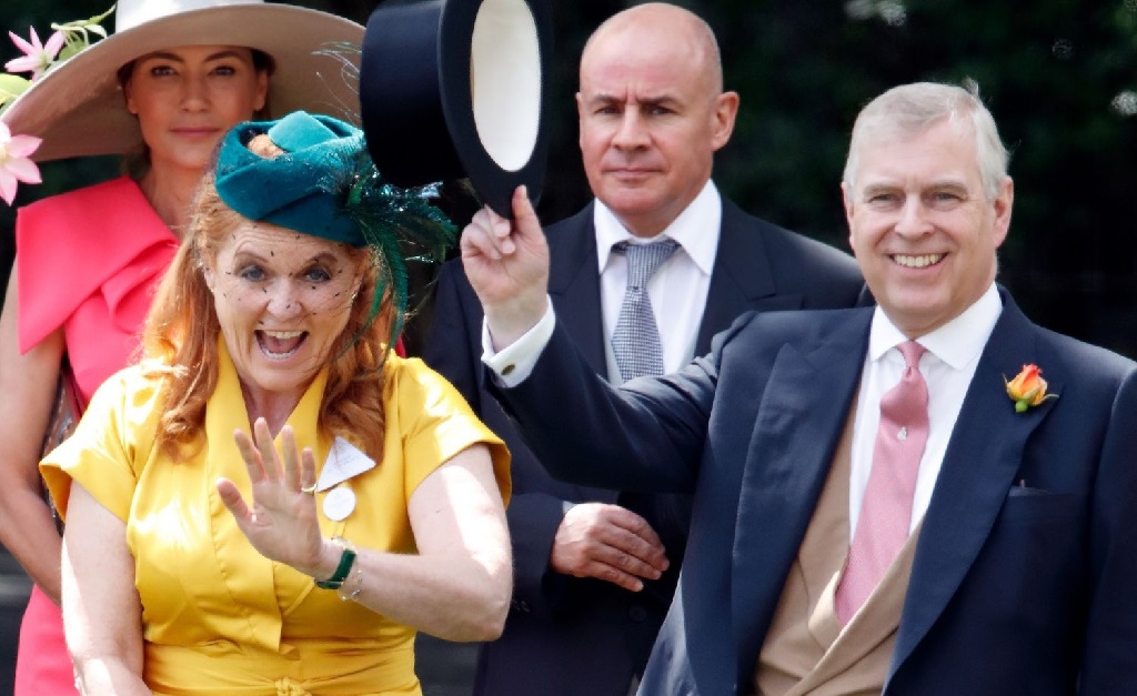 “Somos mais que amigos”, afirma Sarah Ferguson sobre a relação com o príncipe Andrew, seu ex