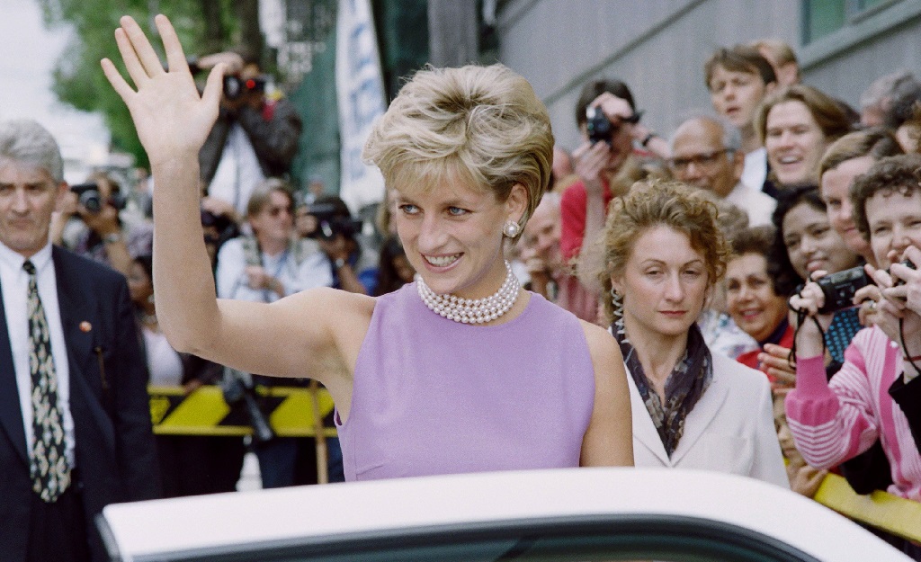 No dia em que Diana faria 59 anos, relembre 5 regras da realeza “quebradas” pela eterna princesa do povo