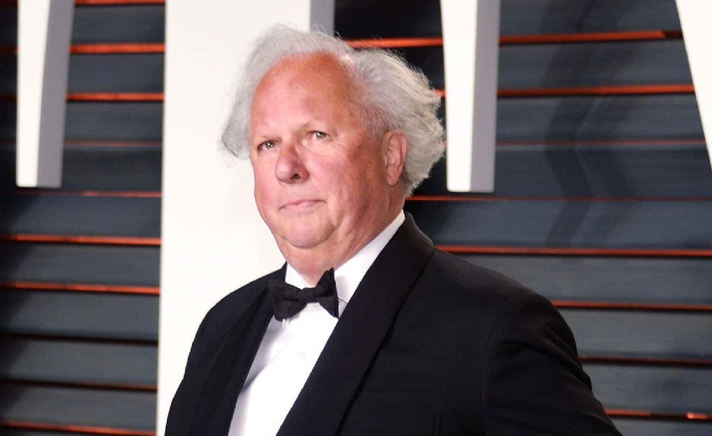 Ex-editor mítico da “Vanity Fair” retorna ao universo jornalístico com coluna 100% digital