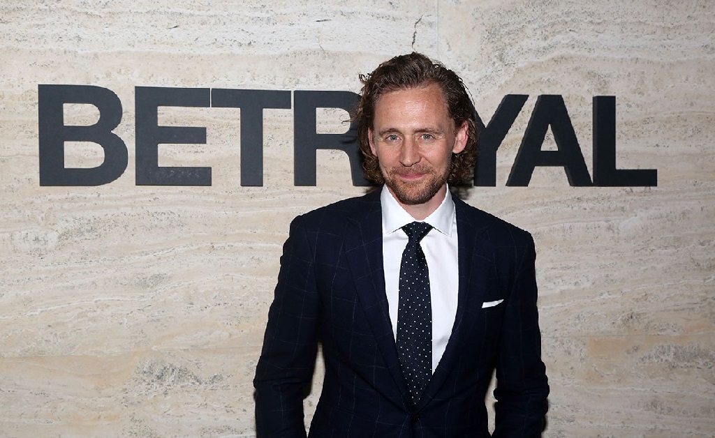 Mulher tem orgasmo ao assistir peça da Broadway estrelada por Tom Hiddleston, o Loki de “Vingadores”