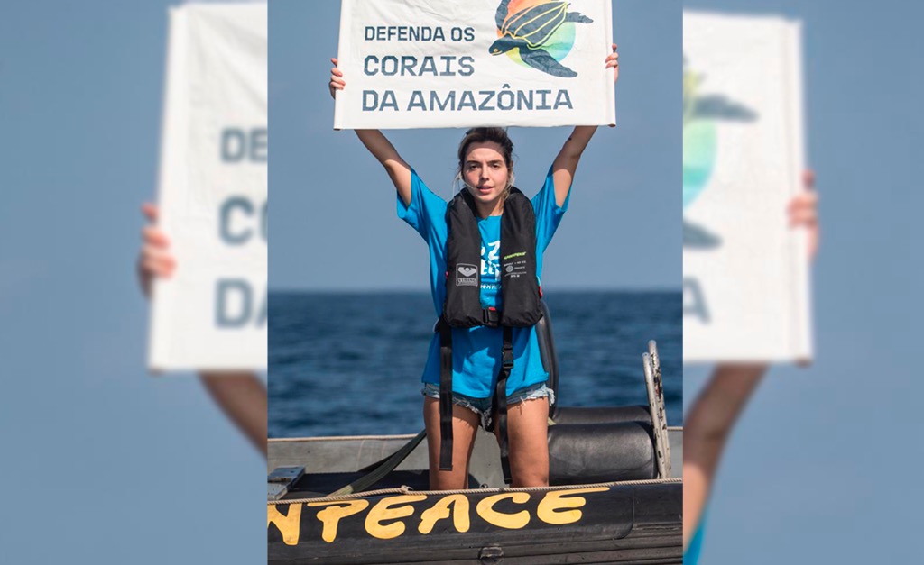 Giovanna Lancellotti embarca em navio do Greenpeace e protesta contra petroleiros na Guiana Francesa
