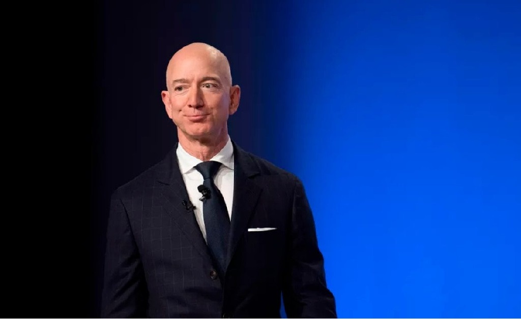 Jeff Bezos investe em startup que produz leite a partir de repolho e abacaxi