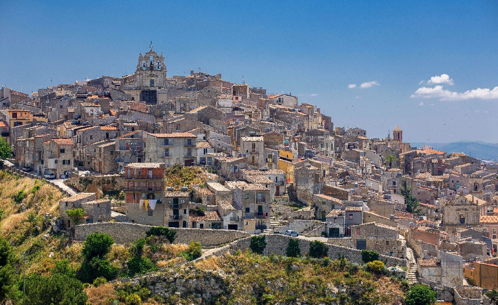 Cidade italiana que no começo do ano leiloou casas com lances iniciais de € 1 vive momento de renascença