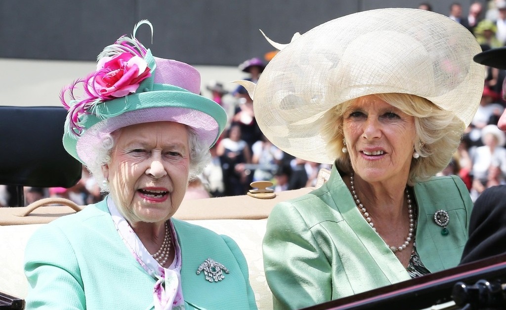 Gafe em site oficial dá pista sobre qual será o título de Camilla Parker Bowles quando Charles se tornar rei