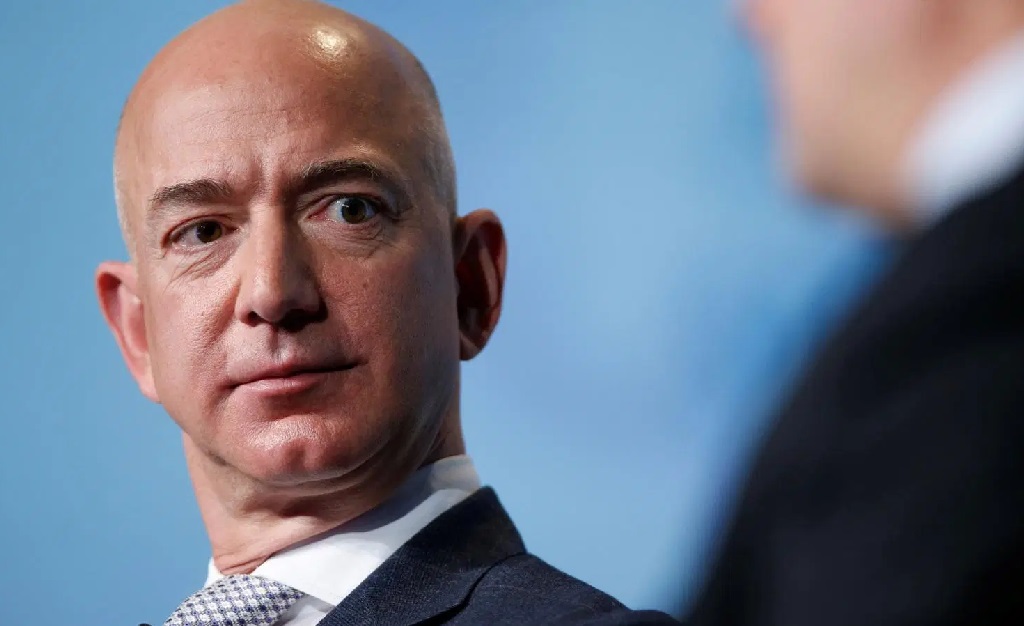 Criticado por não ser tão generoso quanto outros mega-bilionários, Jeff Bezos anuncia doação de US$ 10 bi