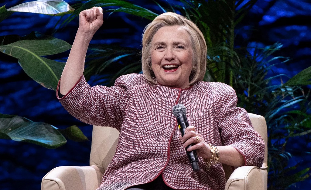 Hillary Clinton revela que produções da Broadway a ajudaram a superar derrota para Trump