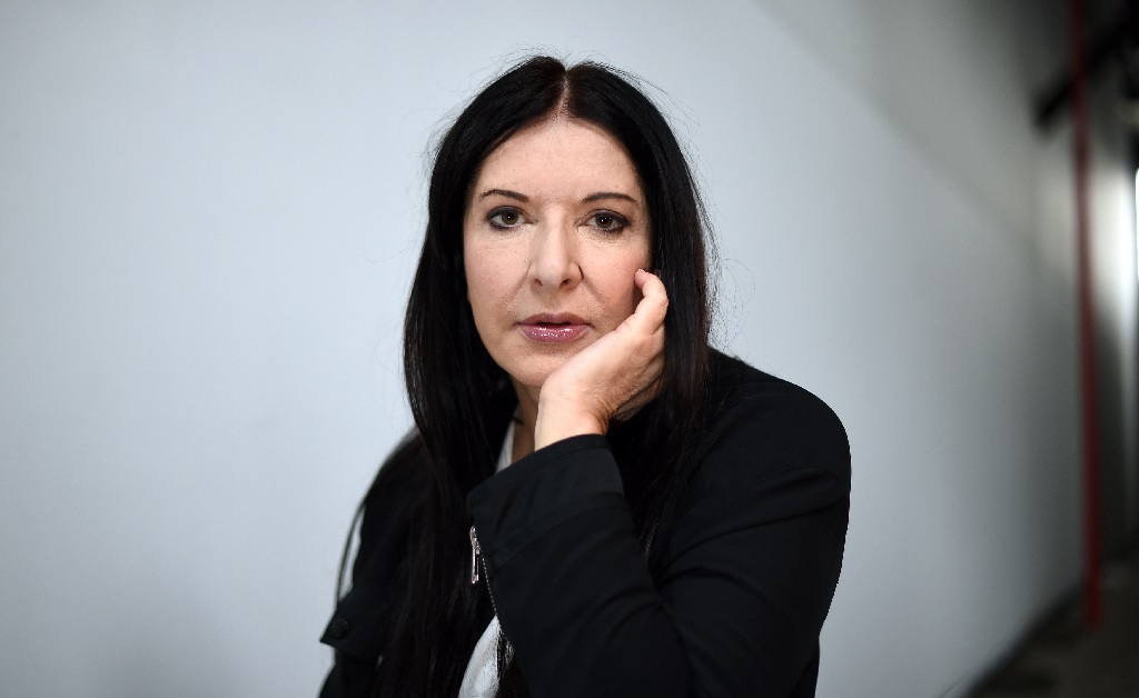 Insinuações de que Marina Abramovic é satanista levam a Microsoft a cancelar anúncio estrelado pela artista