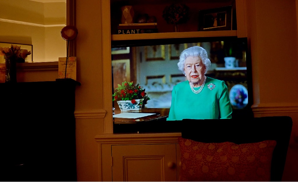 Elizabeth II fará novo pronunciamento pela TV para falar sobre o aniversário de 75 anos da rendição nazista
