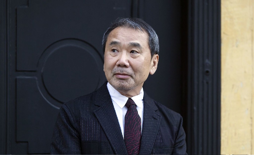 Escritor japonês Haruki Murakami será DJ por um dia em iniciativa para tentar animar seus conterrâneos