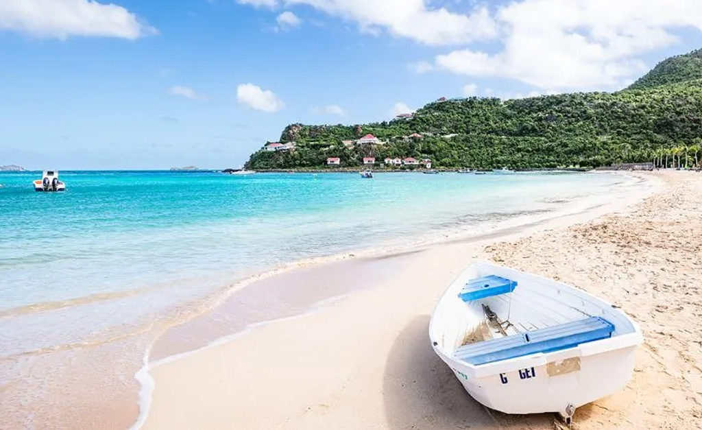 Uma das ilhas mais hypadas do Caribe inicia abertura para turismo nessa semana. Mas todo cuidado é pouco!