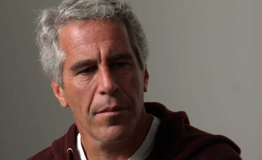 Vítimas de Jeffrey Epstein terão acesso à fortuna de mais de R$ 3 bi deixada por ele a partir desta quinta