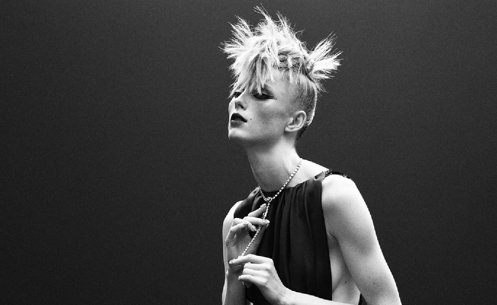 Chanel apresentou coleção com toques ‘punk’ em semana de alta-costura online. Já Dior fez superprodução com ares fantásticos… Play!