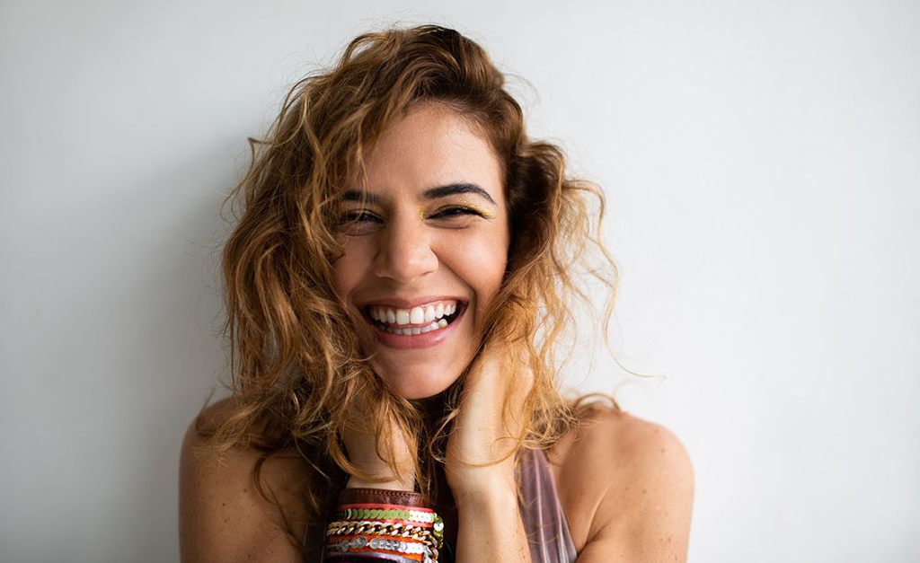 Em entrevista, Mariana Aydar fala sobre feminismo no forró, disco voador e a importância de Dominguinhos