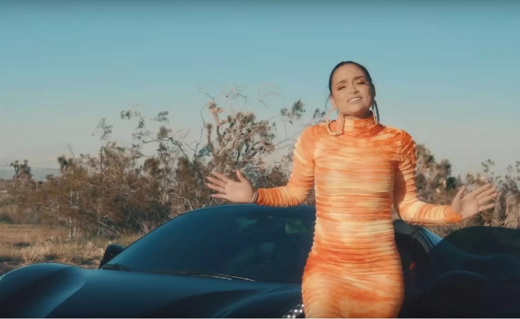 Kehlani é processada por devolver danificada Ferrari de mais de R$ 2 mi que alugou para gravar clipe