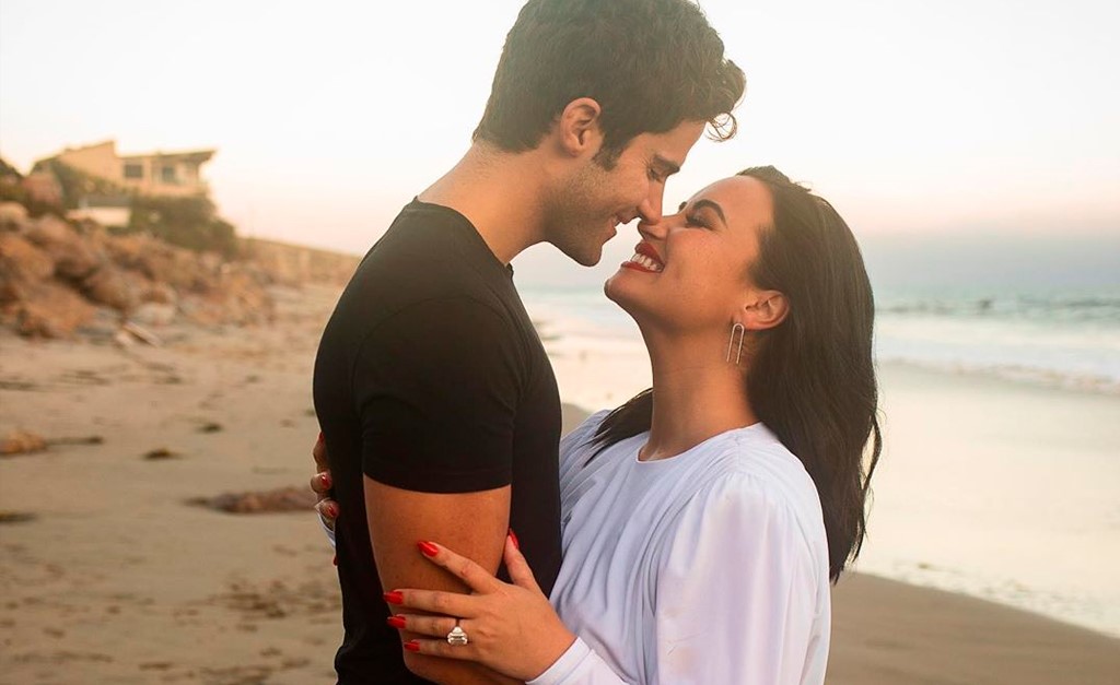 Anel de noivado de Demi Lovato vale mais de um milhão de reais. Será que é o mais valioso do showbiz? Glamurama entrega