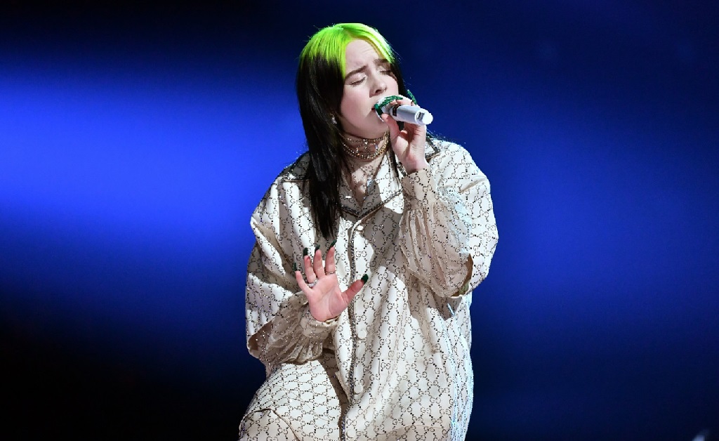 Fenômeno teen, Billie Eilish lança single em convenção do Partido Democrata em busca do apoio dos jovens a Joe Biden