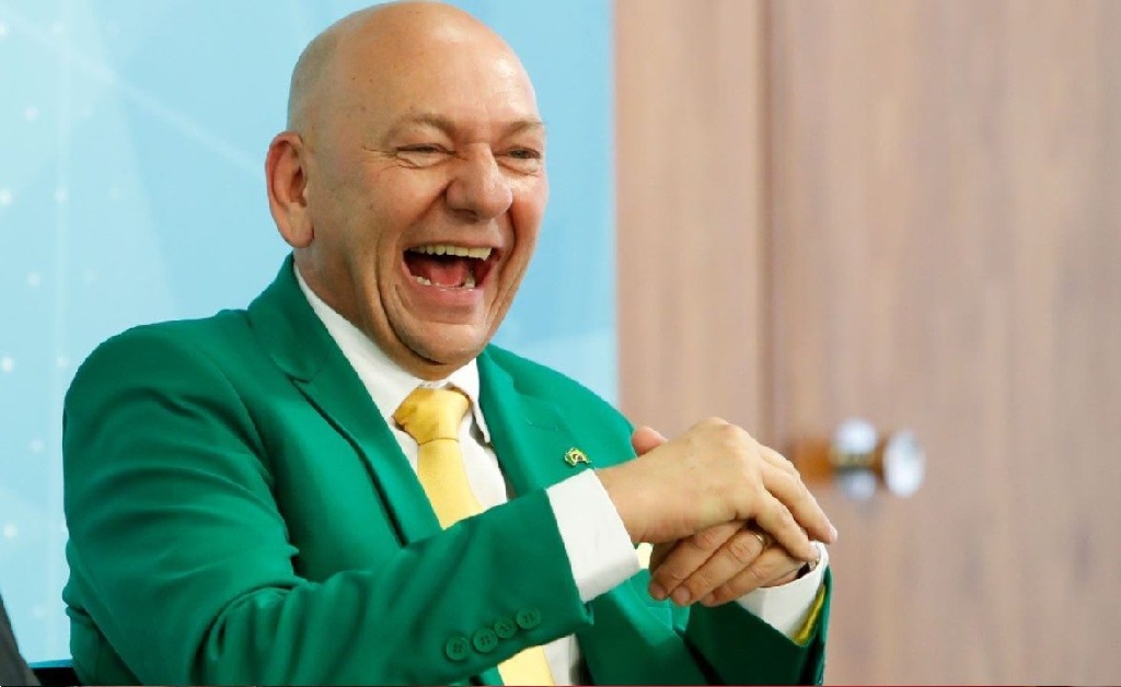 O polêmico Luciano Hang está trabalhando para lançar a Havan na bolsa de valores brasileira ainda este ano