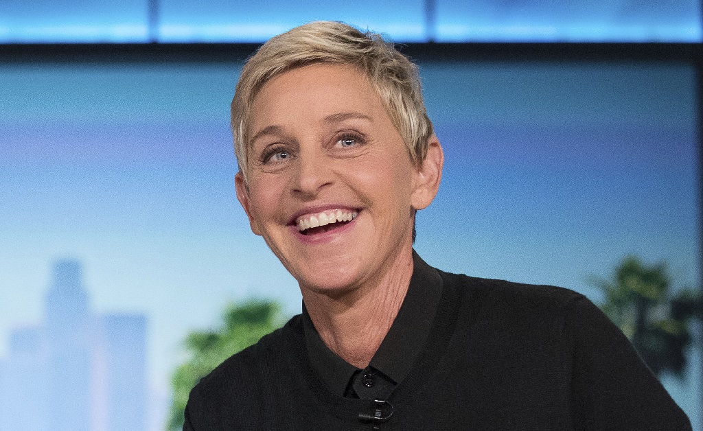 Ellen DeGeneres volta a apresentar seu talkshow após se recuperar da Covid-19: “Parecia que tinha quebrado uma costela”