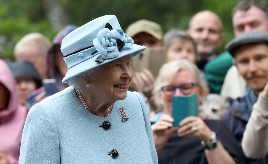 Popularidade de Elizabeth II aumentou durante a pandemia. Já a de Meghan e Harry…