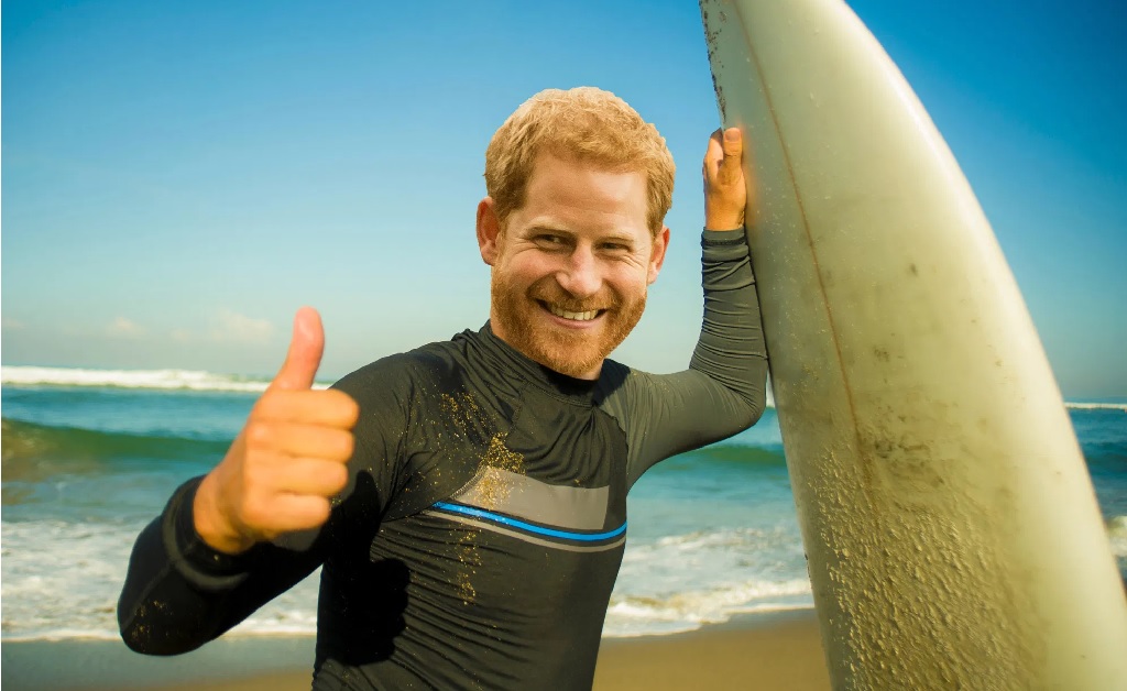 Harry é o mais novo surfista amador da Califórnia e a ‘culpada’ por isso é Meghan Markle. Vem saber!