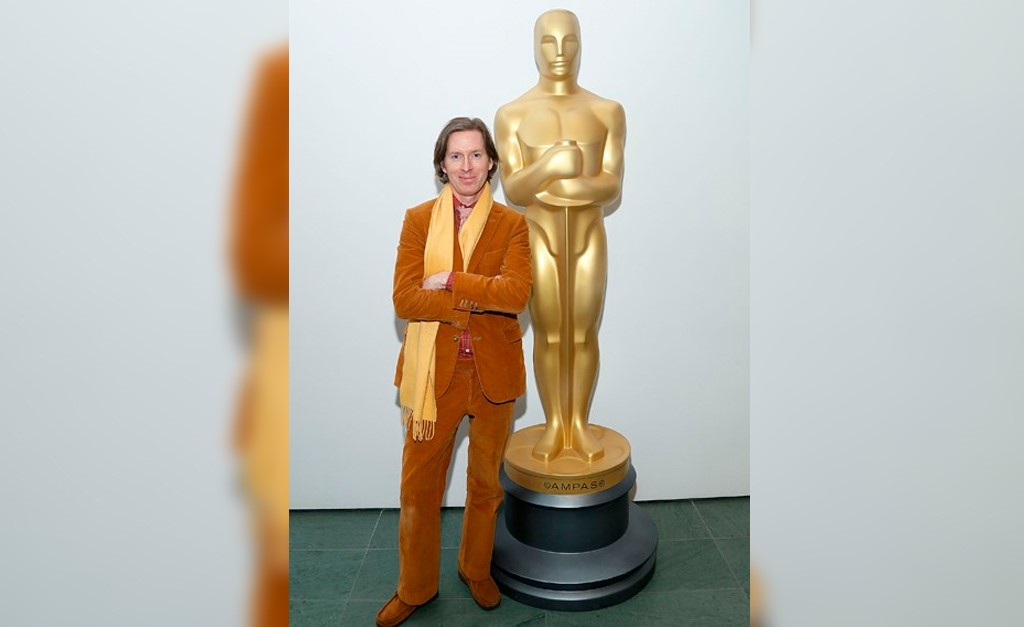 Paleta de cores nostálgicas, takes calculados, estética dos anos 60 e 70: o fascinante e visualmente inesquecível cinema teatral de Wes Anderson