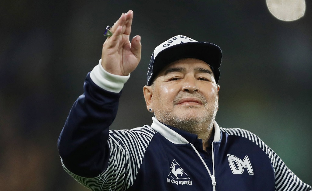 Um dos maiores atletas da história, Maradona morreu endividado mas manteve a generosidade até o fim da vida