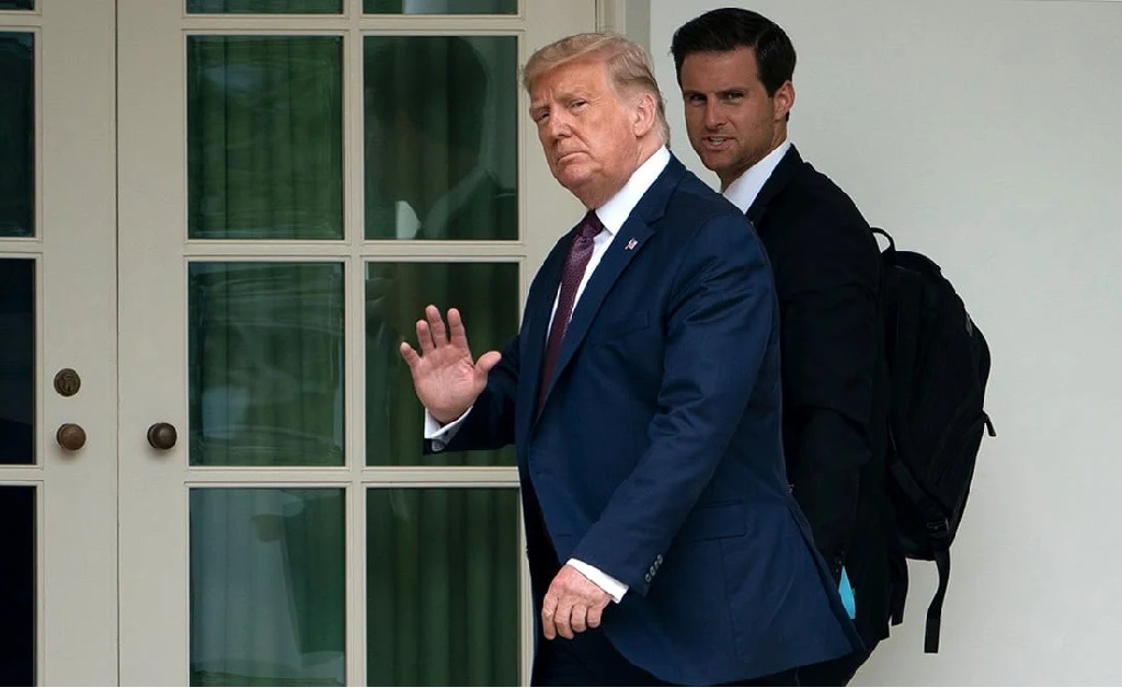 Editora teria oferecido mais de R$ 500 milhões a Trump por seu primeiro livro de memórias como ex-presidente
