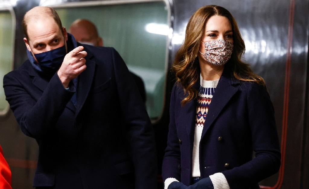 Em tour oficial pelo Reino Unido a bordo de ‘trem real’, Kate e William estão dormindo em camas separadas