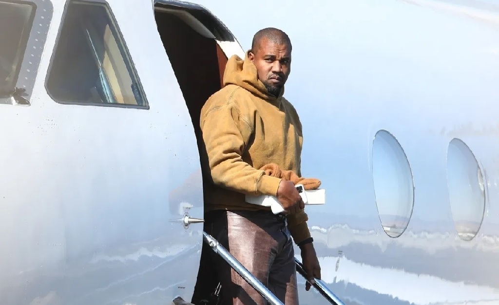 Kanye West é clicado pela primeira vez desde as notícias de que ele e Kim Kardashian estariam cogitando o divórcio