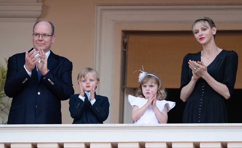 Brasileira afirma na justiça italiana que teve filho com o príncipe Albert e pede que o ‘royal’ faça um teste de DNA