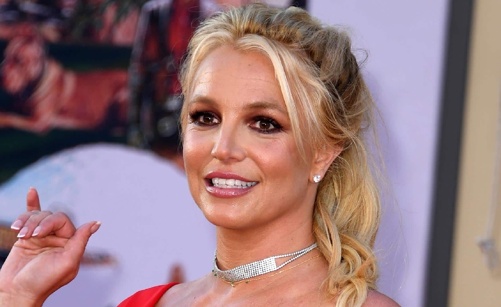 Apesar do apoio dos fãs e da mídia, juiz decide que Britney Spears deve continuar sendo tutelada por seu pai