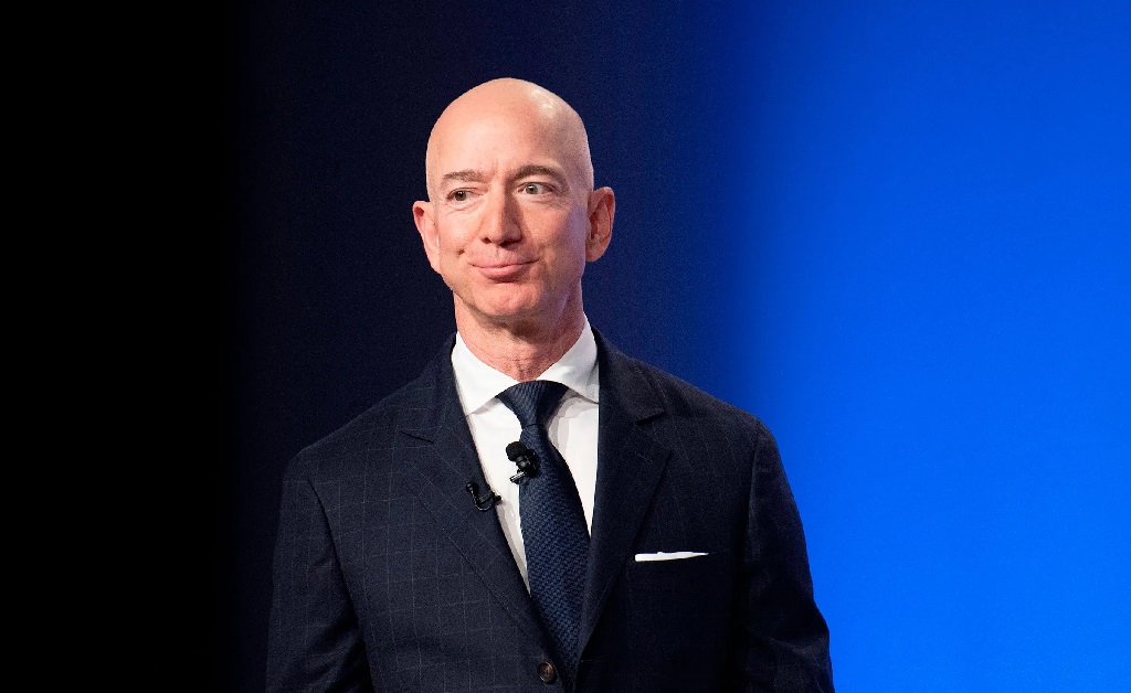 Antes de anunciar sua saída do comando da Amazon, Jeff Bezos vendeu mais de R$ 53 bilhões em ações da gigante do e-commerce